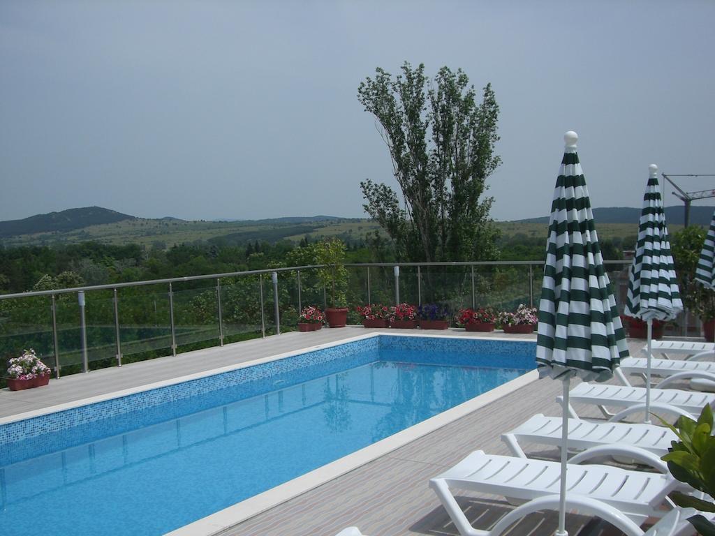 Apartments In Relax Complex Fantasy Hisarya Exterior photo