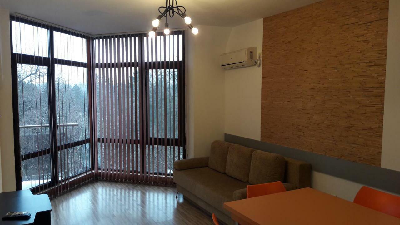 Apartments In Relax Complex Fantasy Hisarya Exterior photo